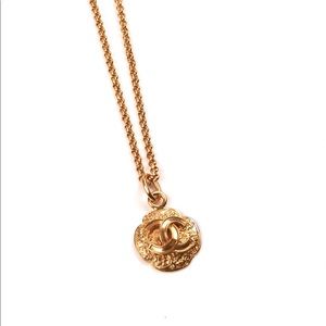 Gorgeous vintage Chanel necklace
